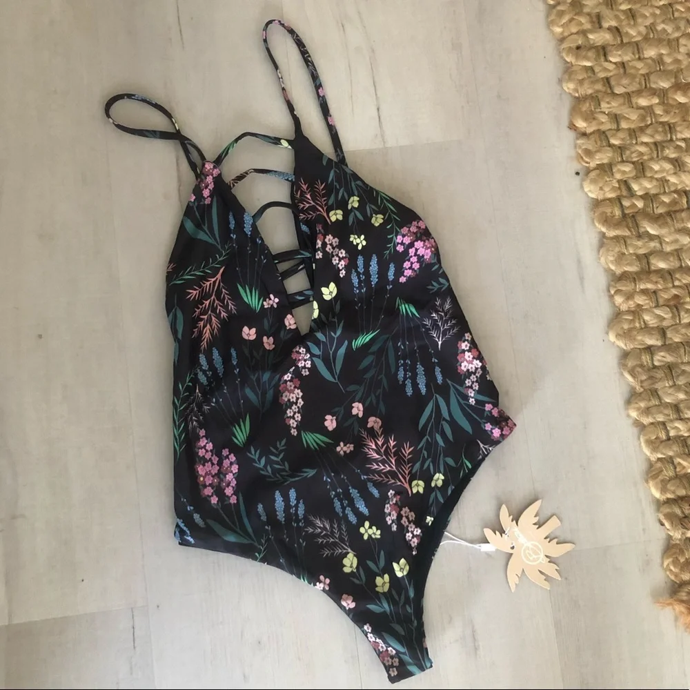 BETTINIS ❤️‍🔥 NWT ONE PIECE SIZE SMALL - Picture 5 of 7